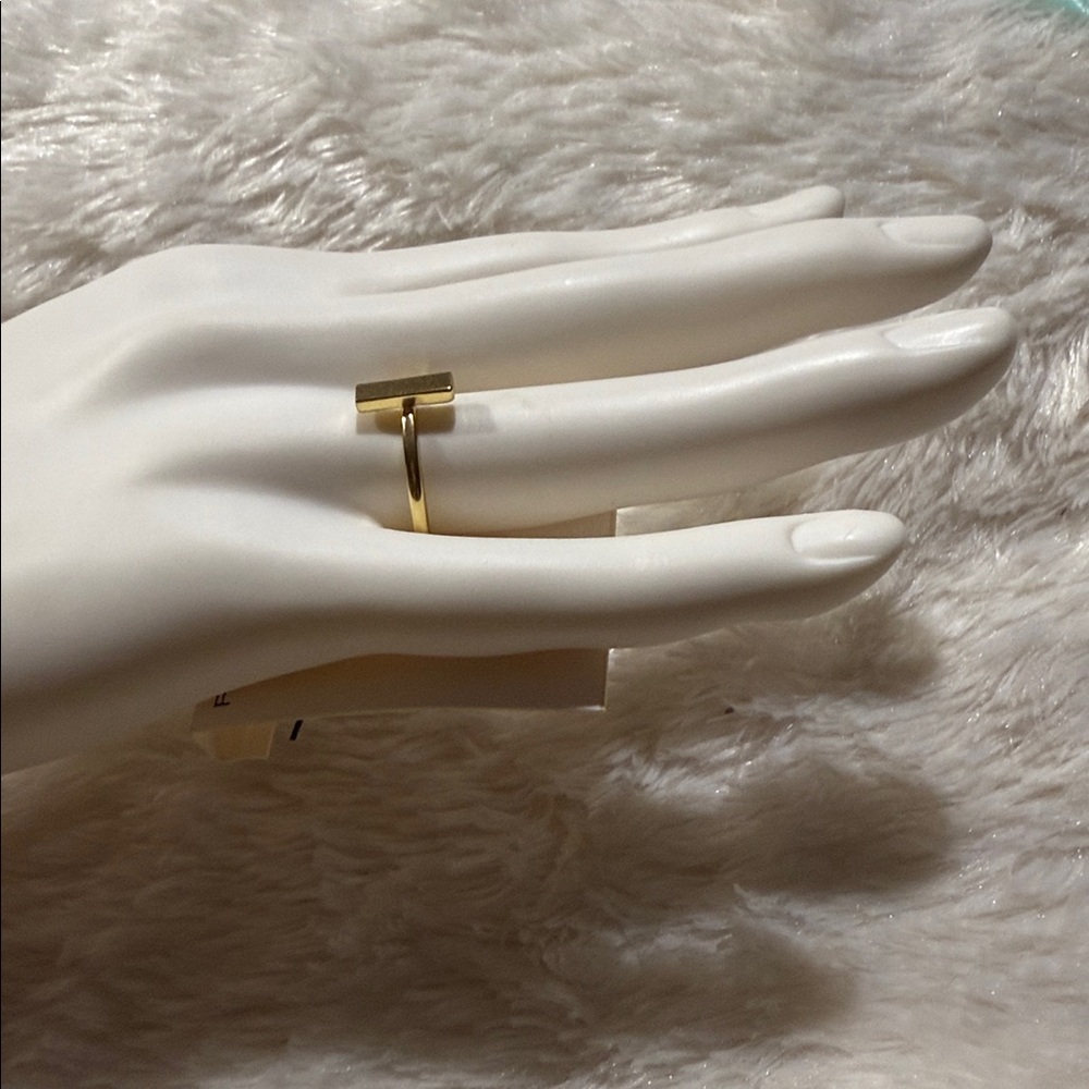 French Connection Gold Bar Ring - Picture 3 of 4